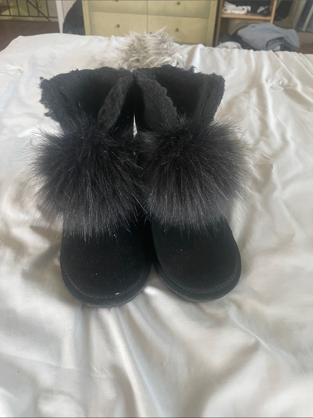 Black Pom Pom bear paw boot